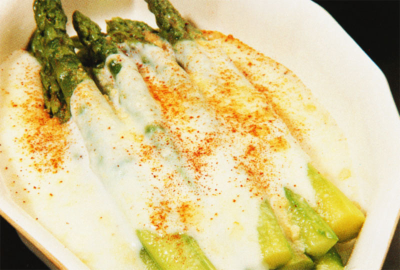 Plat d'asperges au parmesan