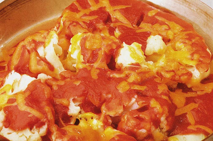 Chou-fleur à la sauce tomate piquante